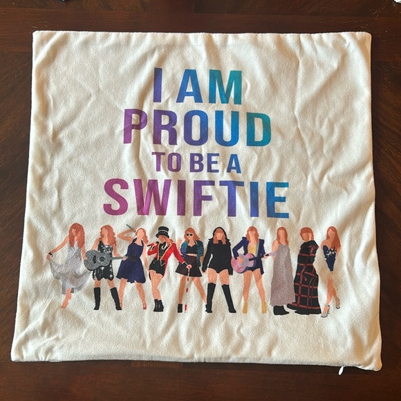 Taylor Swift “I’m Proud to be a Swiftie” Eras Tour Pillowcase - Picture 1 of 4